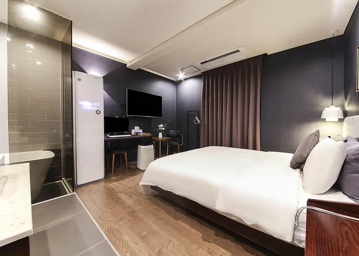 Brown Dot Yangjeong